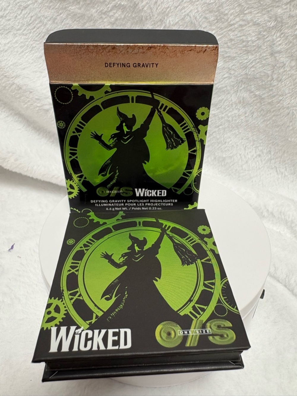 ONE/SIZE by Patrick Starr O/S WICKED Spotlight Highlighter Defying Gravity